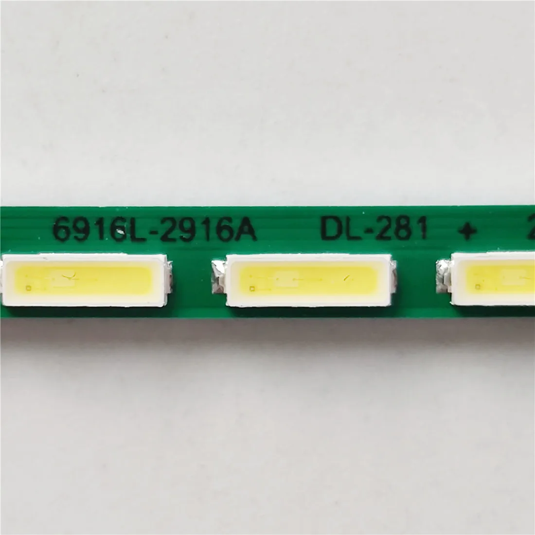 LED backlight strip 64/68 lamp For LV273HIP 6916L-1604A 6916L-3095A 6916L-2916A 6916L-2517C 3V/led