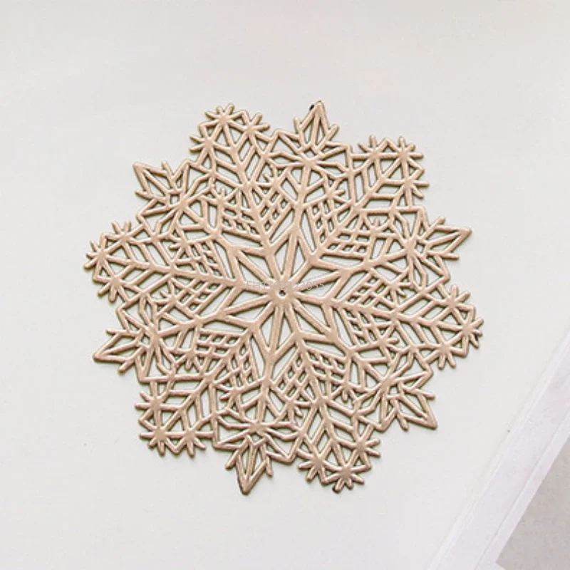 1PcHollow Creative Design Light Luxury Western Meal Mat Insulated Small Cup Mat PVC Christmas Snowflake Meal Mat Coffee Coasters