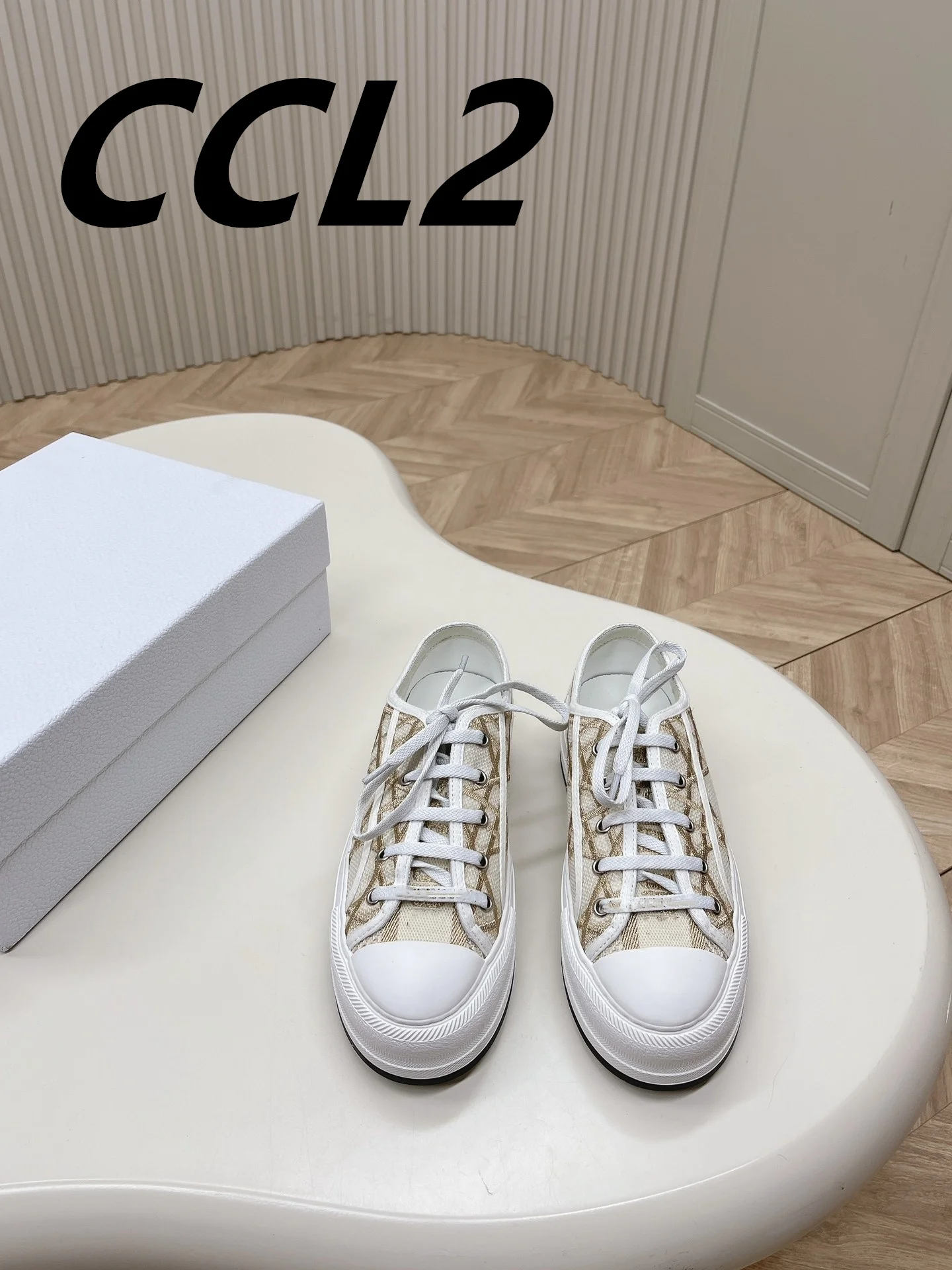 

24 years spring and fall fashion casual shoes, women's canvas shoes, sheepskin lining, sole thickness 4.5 cm, size 35-40