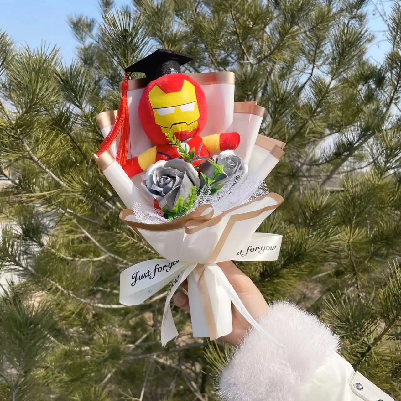 thumbnail image 1 of Muñecos de peluche de superhéroes, Spider-Man, Hulk, Superman, Capitán América, ramos hechos a mano para niños, regalos de graduación, Navidad y cumpleaños, 1 of 5