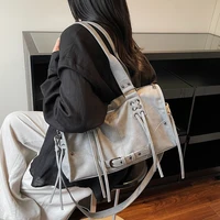 Sac à main de moto rétro pour femmes, Design à pompon, sac d'oreiller à bandoulière haut de gamme, tendance, grande capacité, sac sous les bras pour femmes 4