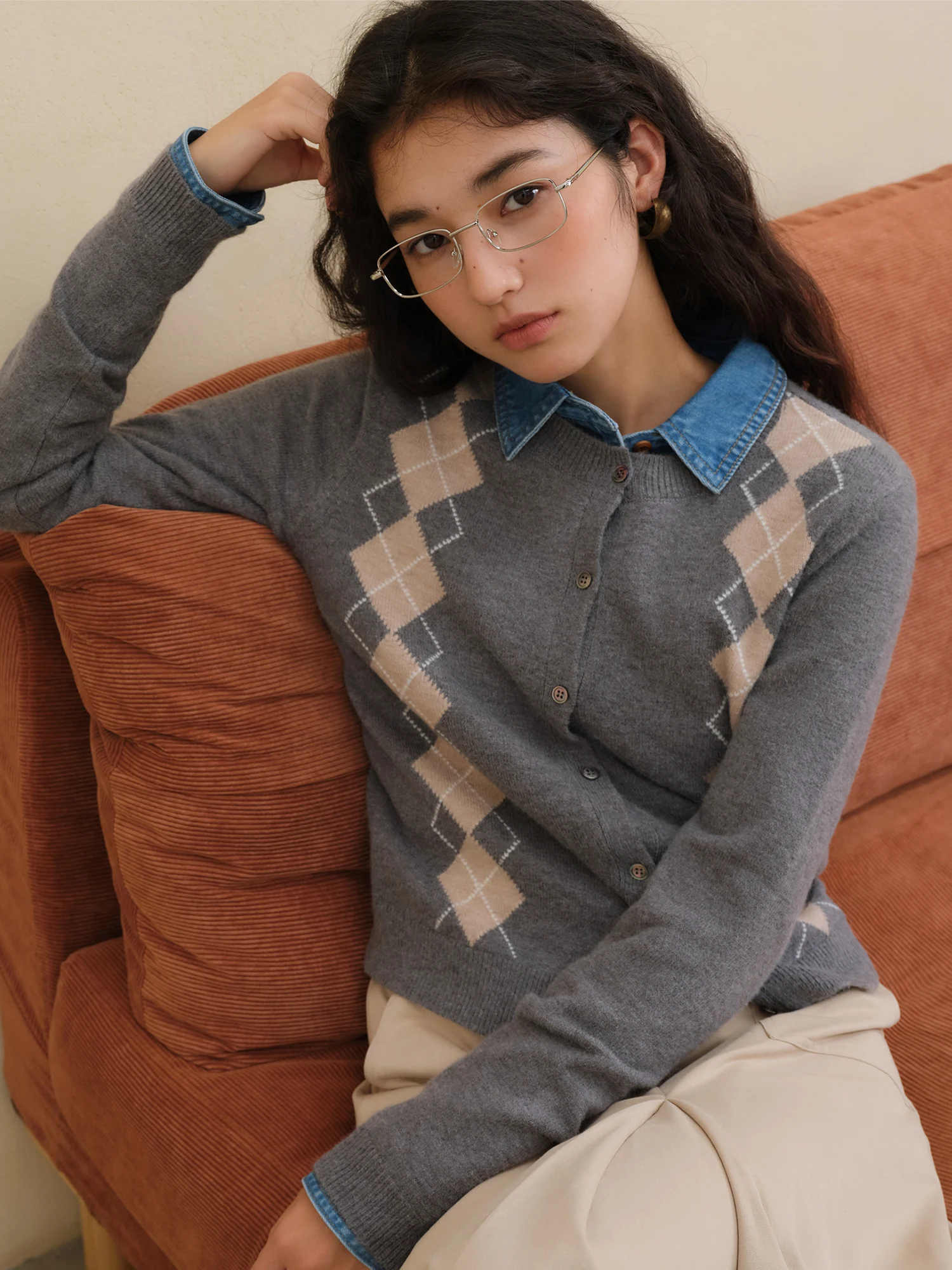 ZIQIAO 레트로 영국 대학 스타일 다이아몬드 모양의 카디건 여성용 2025 가을 뉴 라운드 넥 스트레이트 숄더 탑 25ZQ93095