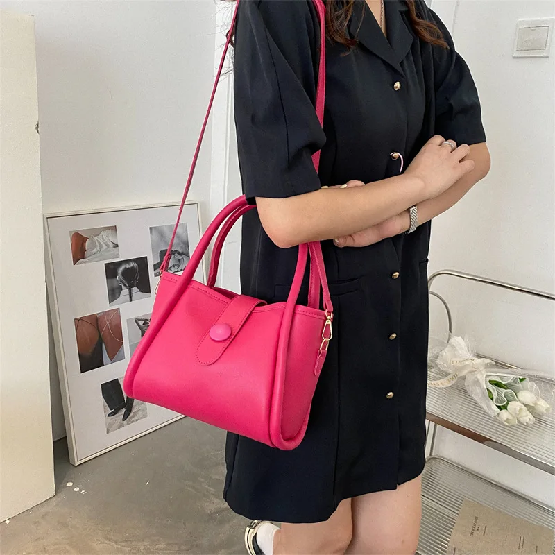 Large Capacity Bag Women's New Trend Autumn Fashion Shoulder Bag Contrast Color Foreign Style Leisure Commuter Tote Bag