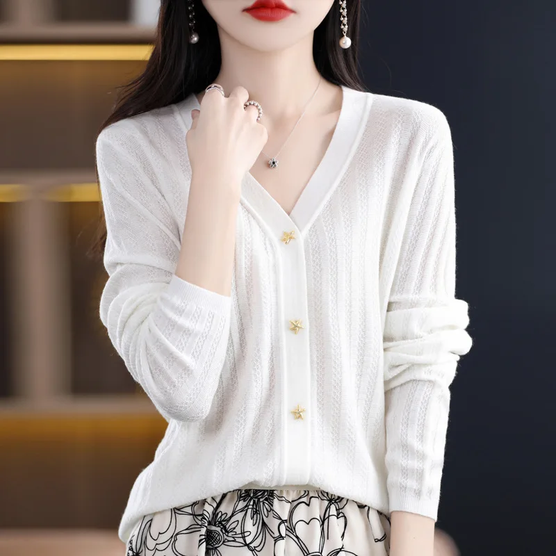 

Worsted Wool 2024 Spring/Summer Women's New Loose V-neck Design Sense XINGX Button Knitted Cardigan Outerwear Top