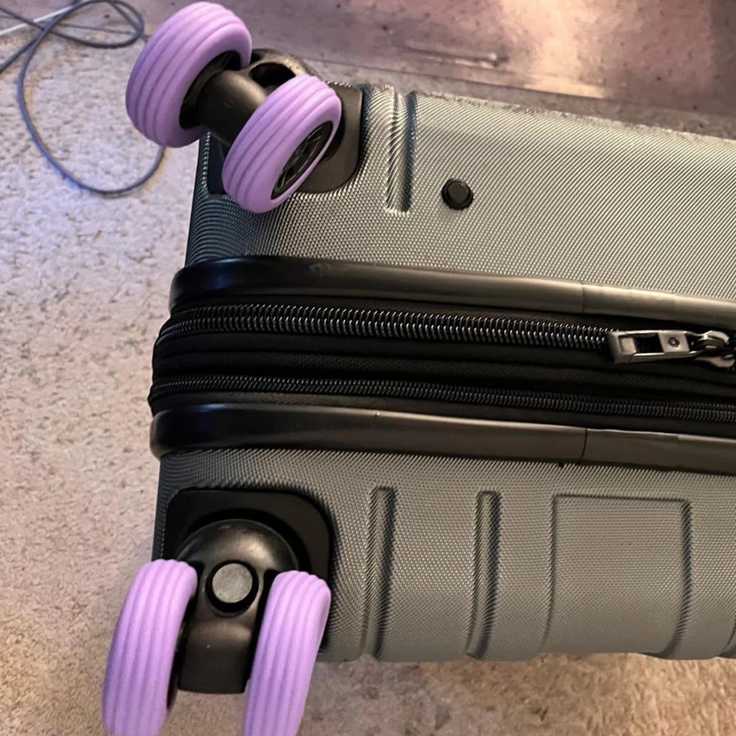 Рисунок 2 - силиконовые чемоданы на колесиках