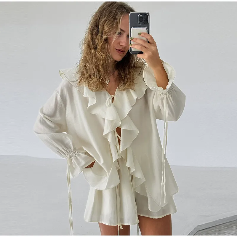 Conjunto de 2 piezas de pantalones cortos holgados con volantes para mujer, cuello en V, camisas caladas, pantalones cortos de pierna ancha, traje blanco para primavera y verano 2025.