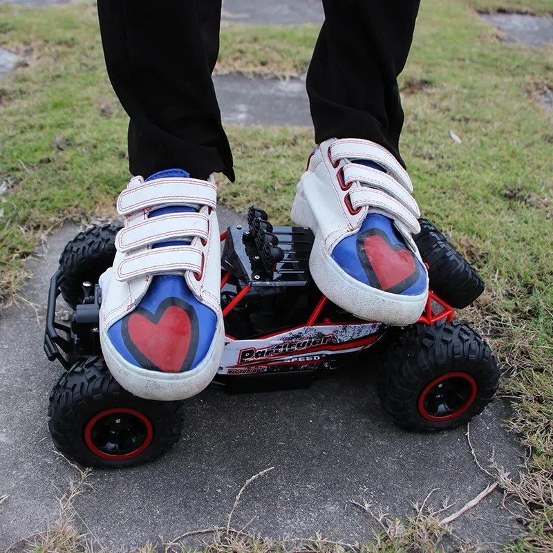 1:16 4WD RC Car With Led Lights Remote Control Cars Buggy Off Road 4x4 Radio Control Alloy Trucks Boys Toys for Children 4