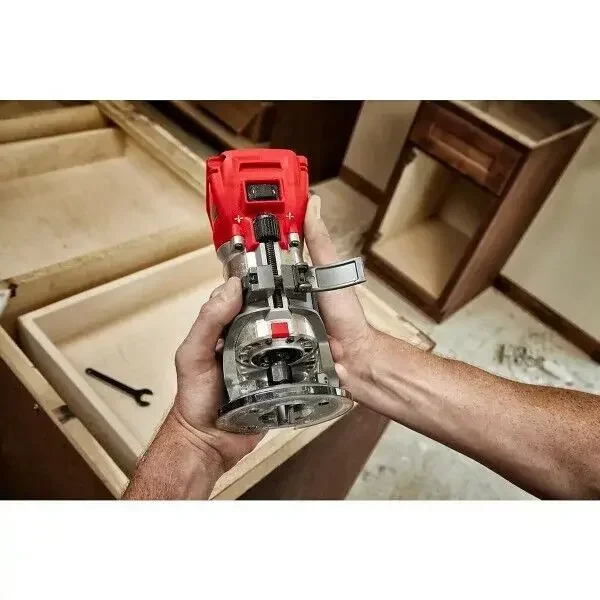 Milwaukee CANADA 18V Li-Ion 2723-20 Brushless Cordless Compact Router (Tool only)