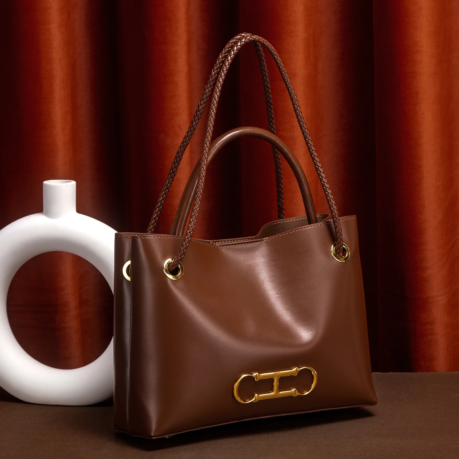 حقيبة يد نسائية لموسم خريف 2025، تصميم جديد باللون...