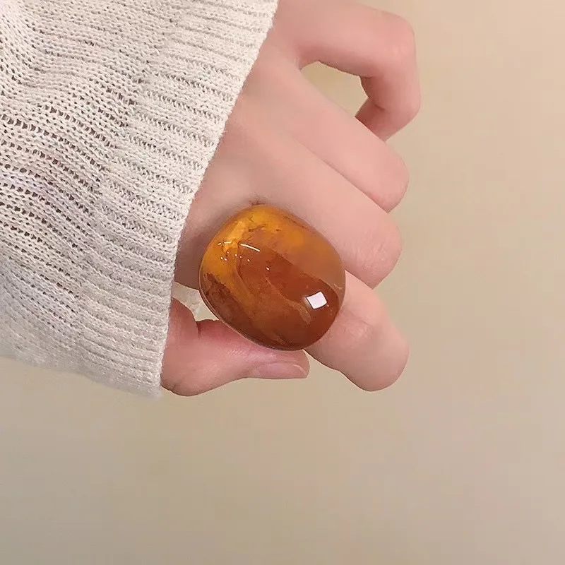 Vintage Brown Oval Resin Statement Ring - Bold Geometric Jewelry
