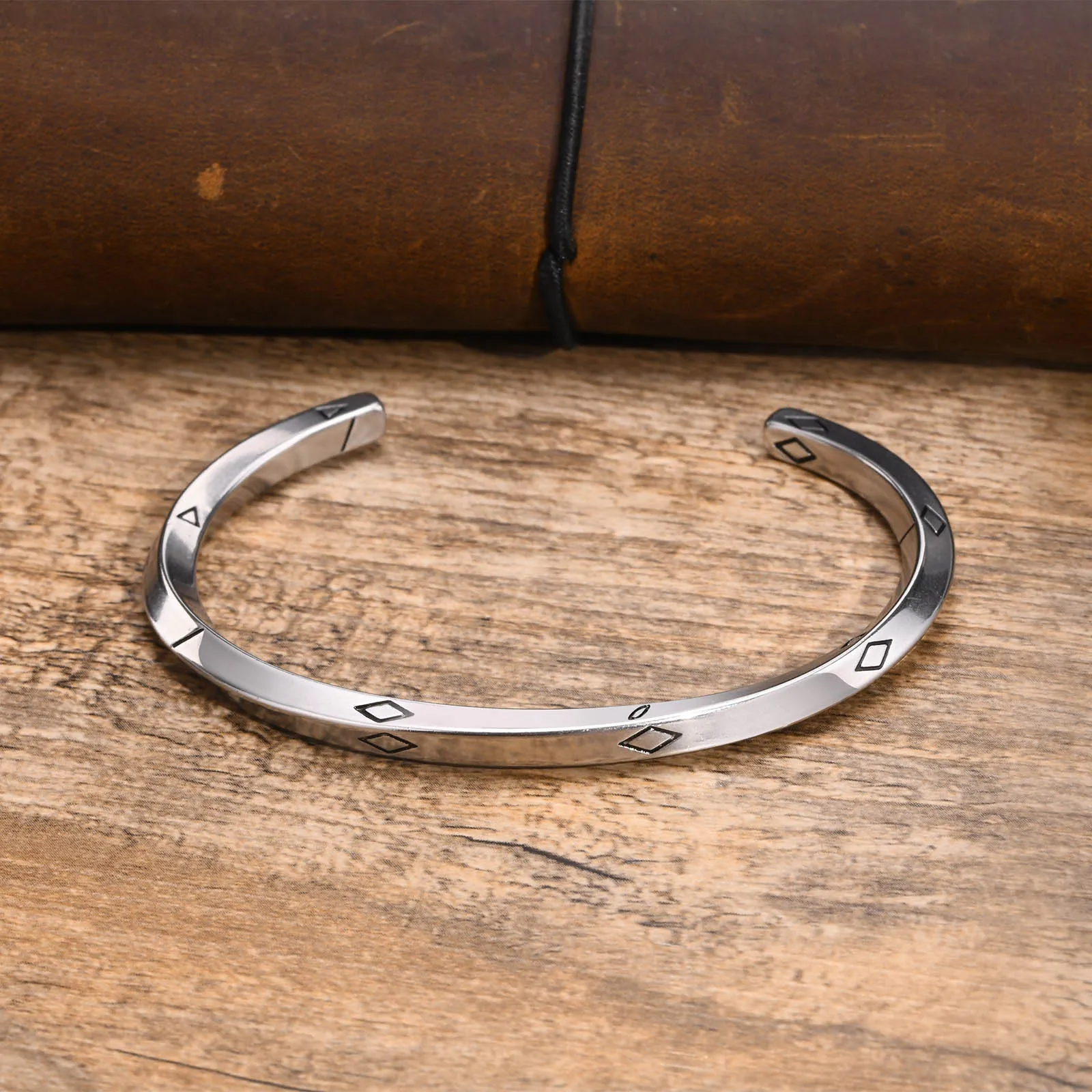 Moda Acciaio inossidabile 316L Mobius Bracciale di apertura