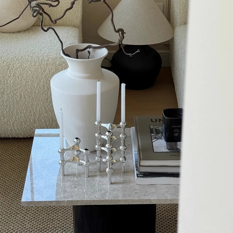 هيكل جزيئي معدني حامل شموع شمعدان فضي إسكندنافي قط...