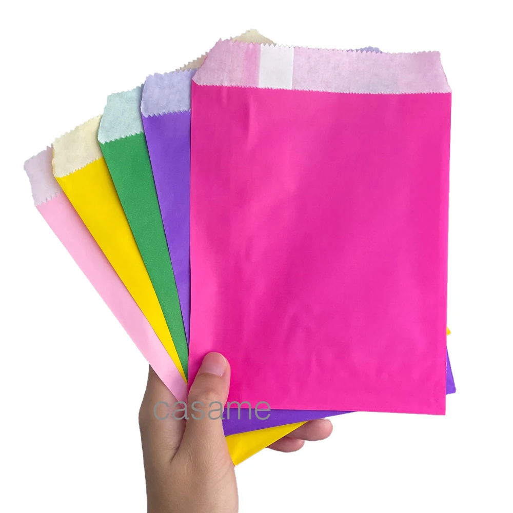 25/50/100 Pcs regalo di colore carta Kraft sacchetto di caramelle Snack cibo sacchetto di sicurezza regalo di nascita sacchetto di imballaggio per gli ospiti