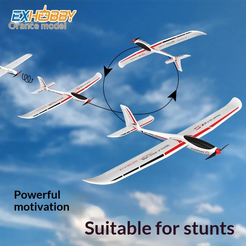 Le planeur RC EXHOBBY 742-7 Phoenix S 1.6m - Kit Moteur Électrique pour Voltige en vol, contre un ciel bleu.