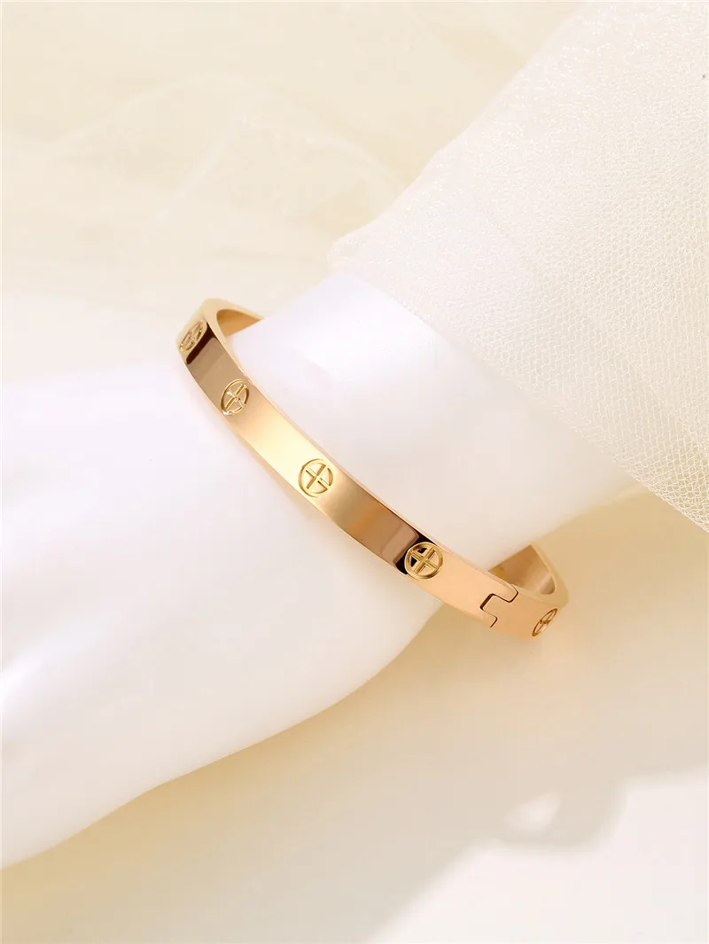 Stainless Steel Bracelet For Women Cuff Bracelets Couple Fashion Bangles Charm Jewellery Accessories