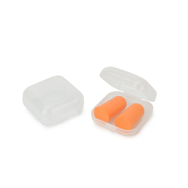 Paires de bouchons d'oreilles jetables antibruit alignées, avec texture lisse et couleur chair.