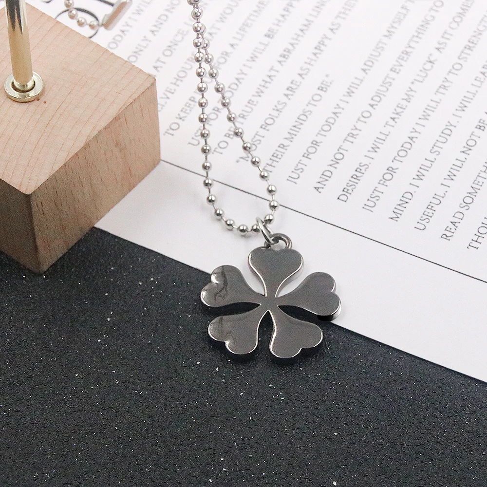 Anime Black Clover Pendant Necklace Asta Yuno Clover Heart Choker Necklace for Men Women Kids Gift