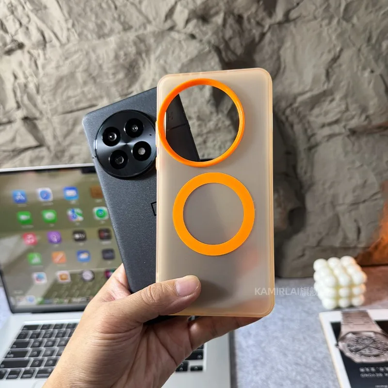 Contrast Color Magnetic Translucent Acrylic Phone Case with Skin-friendly Feel