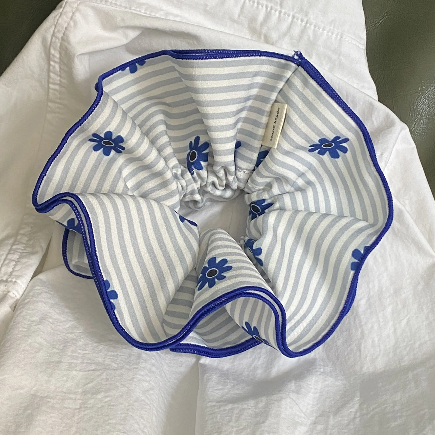 1Pc Blue And White Striped Floral Scrunchies Set, Handmade Hair Accessories For Women, Cute Hair Ties For Daily And Party Wear