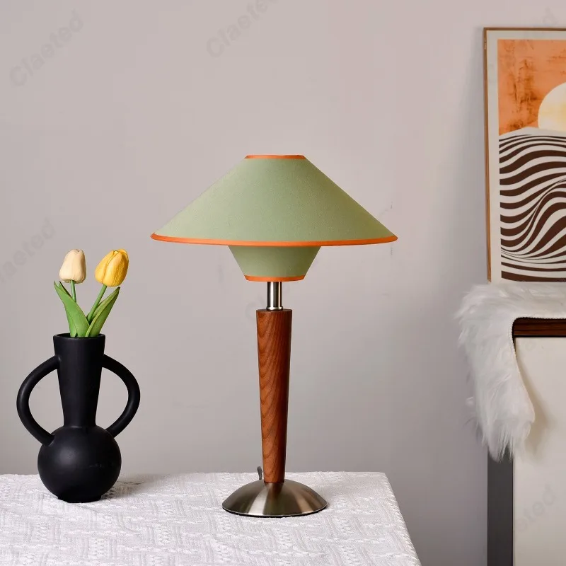 Retro Simple LED Advanced Solid Wood Desk Lamp Study Bedroom Bedside Decorative Atmosphere Lighting Lamps
