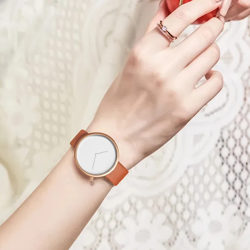 TOMI Women's Minimalist Style Leather Watch Women's Small Disc Scaleless Fashion Watch Minimalist Women's Leisure Quartz Watch 6