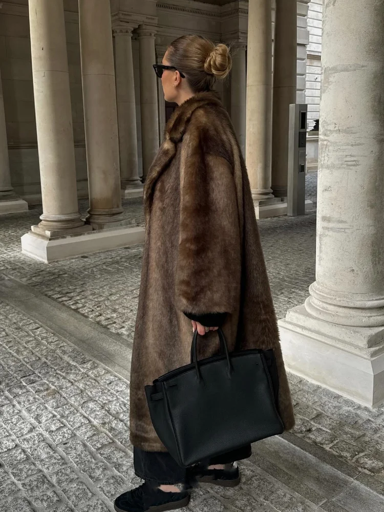 Fashion Warm Fluffy Faux Fur Coats For Women Elegant Thicken Lapel Long Sleeve Short Jackets New Vintage High Street Coat 2024 3