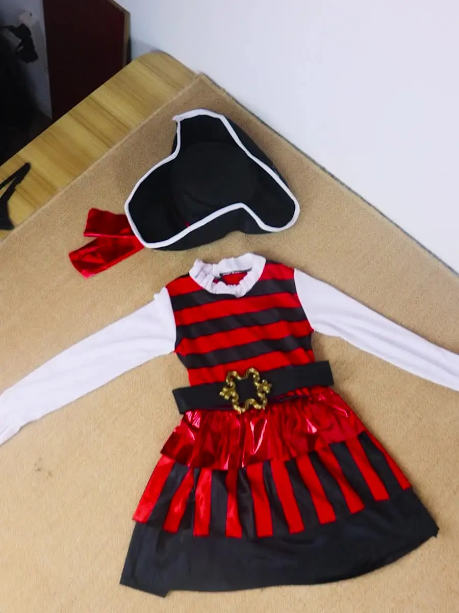FIESTAS GUIRCA – Costume De Pirate Pour Bébé 18-24 Mois, Noir Et Rouge, Ensemble T-shirt Gilet Ceinture Pantalon Foulard, Satin, Confortable !