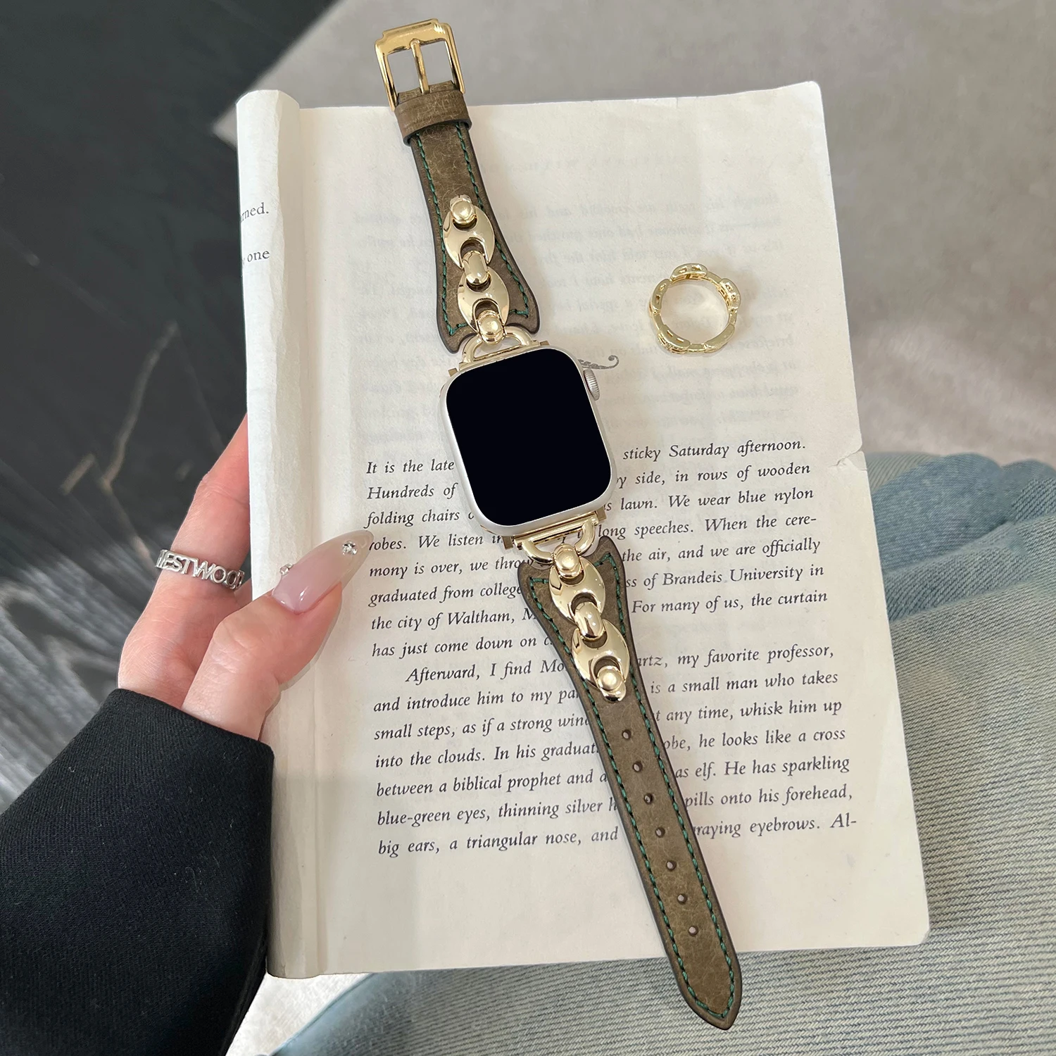 Premium Leather Watch Strap - Elegant and Fashionable Accessory