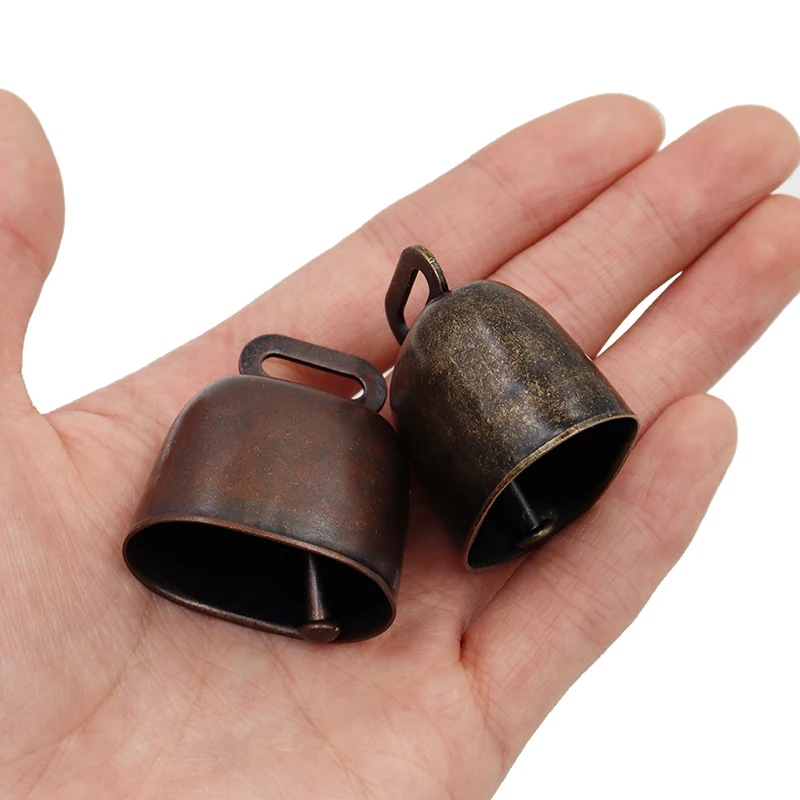Animal Pet Copper Bells Hanger Metal Bells Loud Crisp Spread Farther Loud Cow Sheep Grazing Cats Dogs Pets Decoration Bells