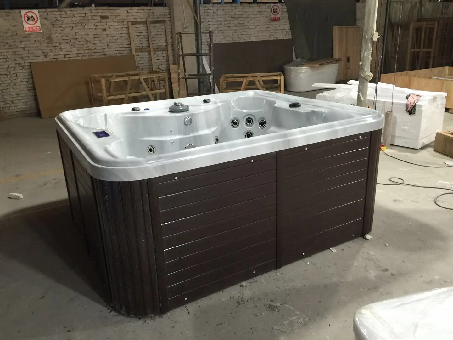 Description Picture 4 of item2100X1800X850mm 4 people Swimming Pool whirlpool Bathtub Acrylic Hydromassage Surfing Massage SPA 001