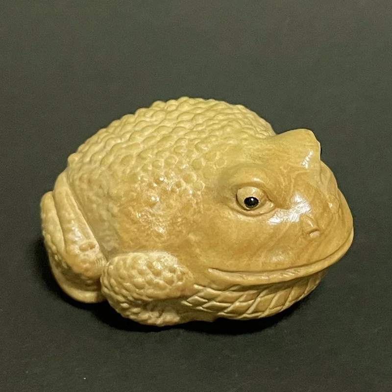 

2 INCH Japanese Boxwood Hand Carved Netsuke Sculpture Miniature Lovely Toad Frog