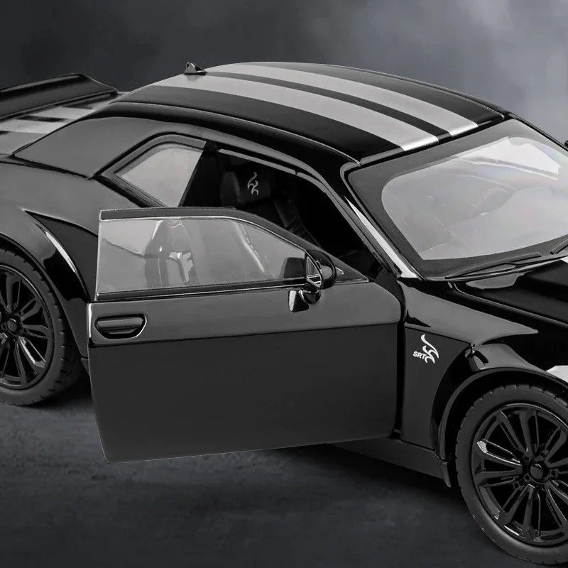 1:24 Dodge Challenger SRT Hellcat Alloy Modified Racing Car Model Diecasts Metal Sports Car Model Sound and Light Kids Toys Gift 5