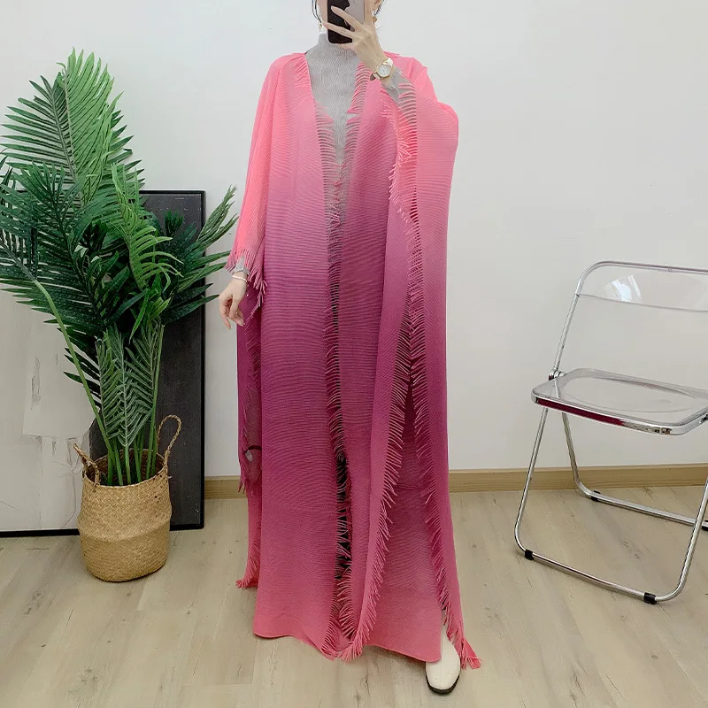 

Free Shipping MIYAKE 2024 New Loose Size Gradient Pleated Large Fringe, Long Shawl Sunscreen Coat Versatile and Slim [YS23228]