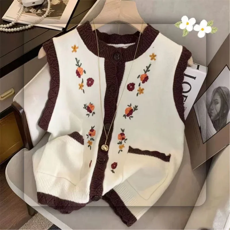 

Sweater vest embroidered cardigan knitted waistcoat women 2023 casual sleeveless lap wear camisole loose sweet literary cardigan