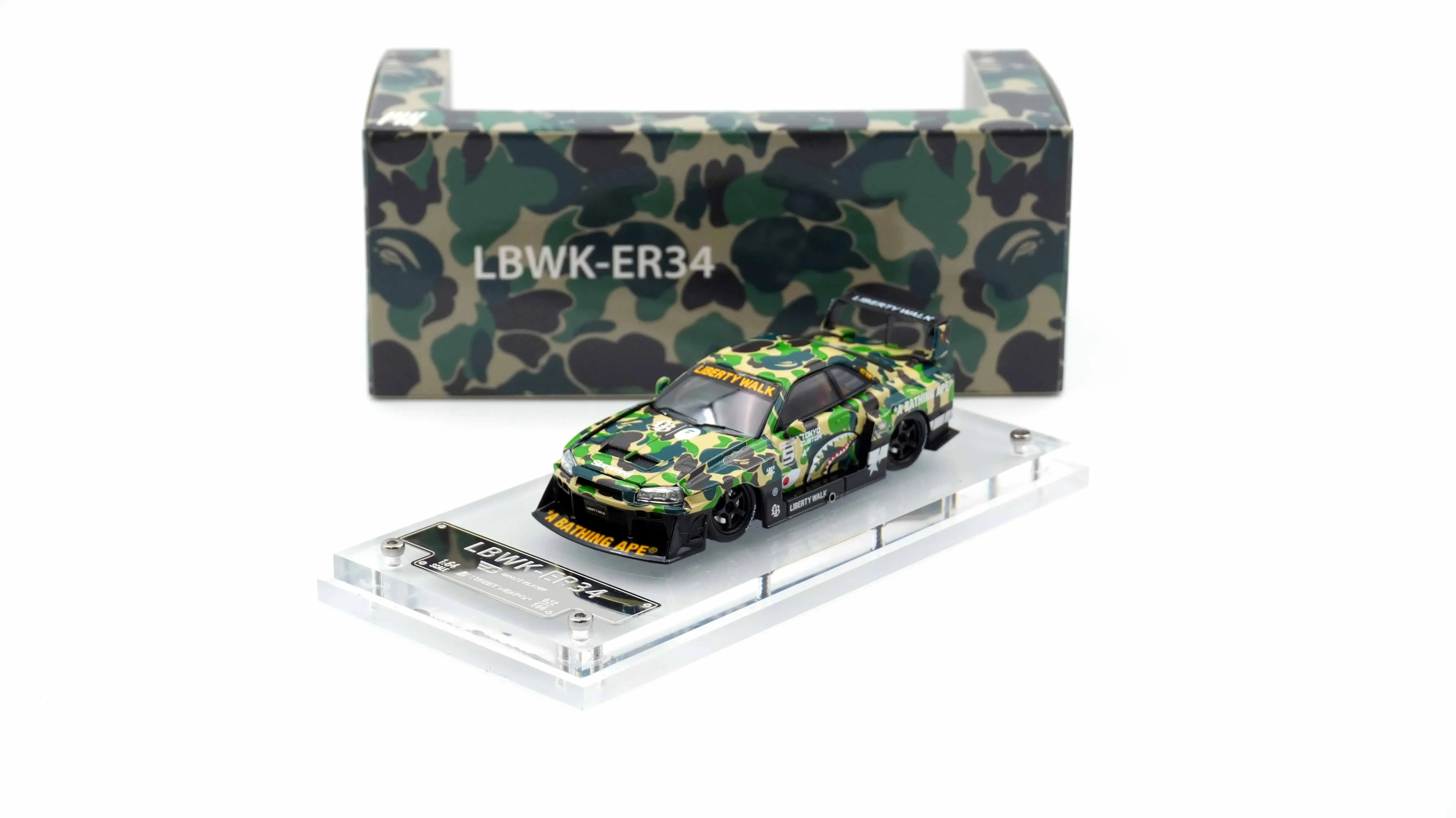 SW In Stock 1:64 LBWK GTR ER34 Silhouette Green Camouflage