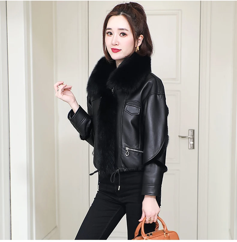 

2023 Genuine leather jacket for women's down jacket short jacket Haining fur mink fox fur lapel Korean version slim fitting jack