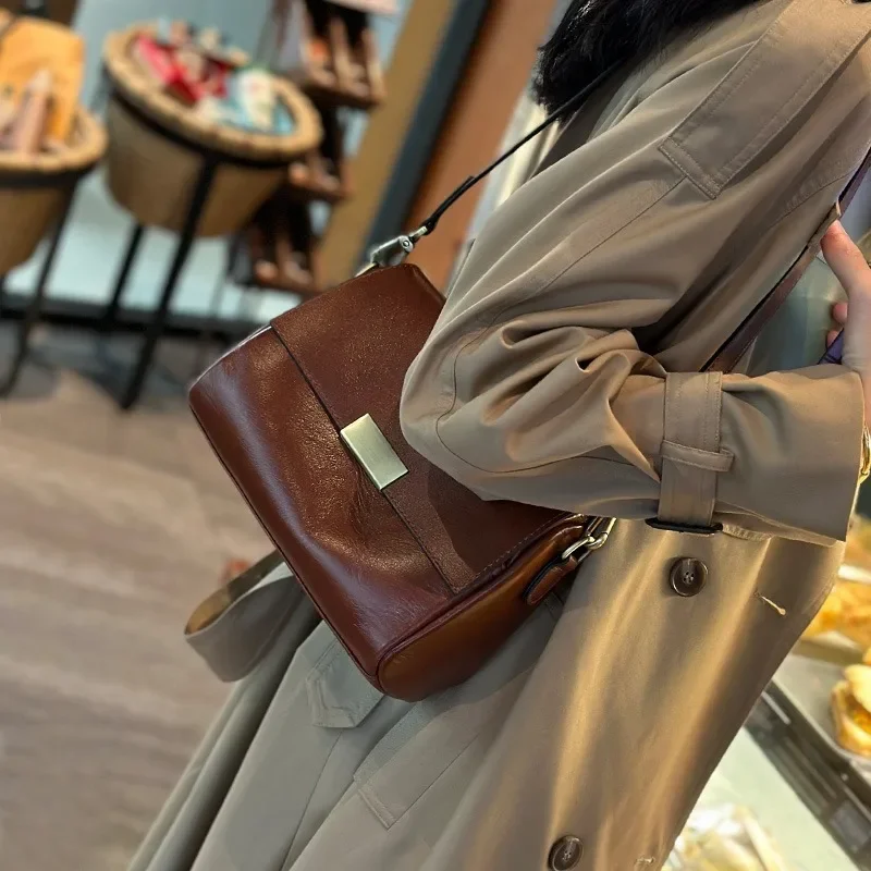 

Винтажная женская сумка из воловьей кожи с верхним слоем, сумка для подмышек 2024, женская модная сумка через плечо, кожаные кошельки и сумочки