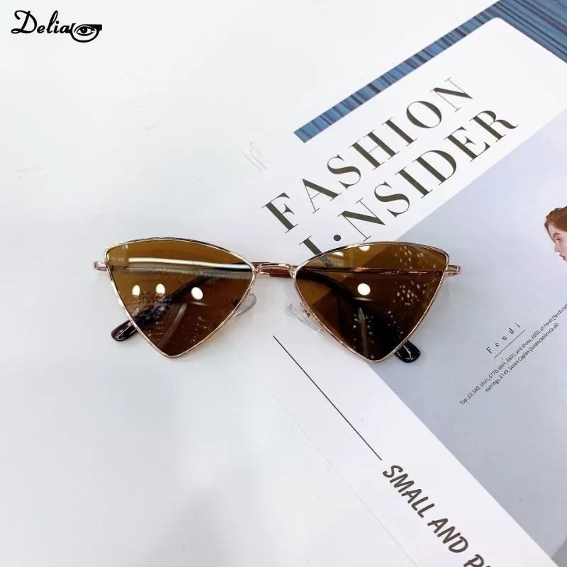 Cat Eye Sunglasses Kids Fashion Luxury Sunglasses UV400 Children Metal Triangle Cool Pink Sun Glasses Girls Boys