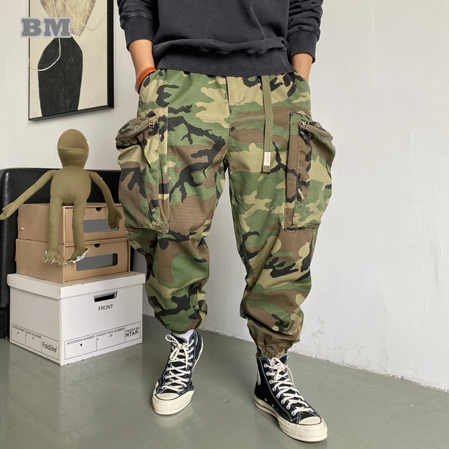 Camouflage cargo pants with big side pockets