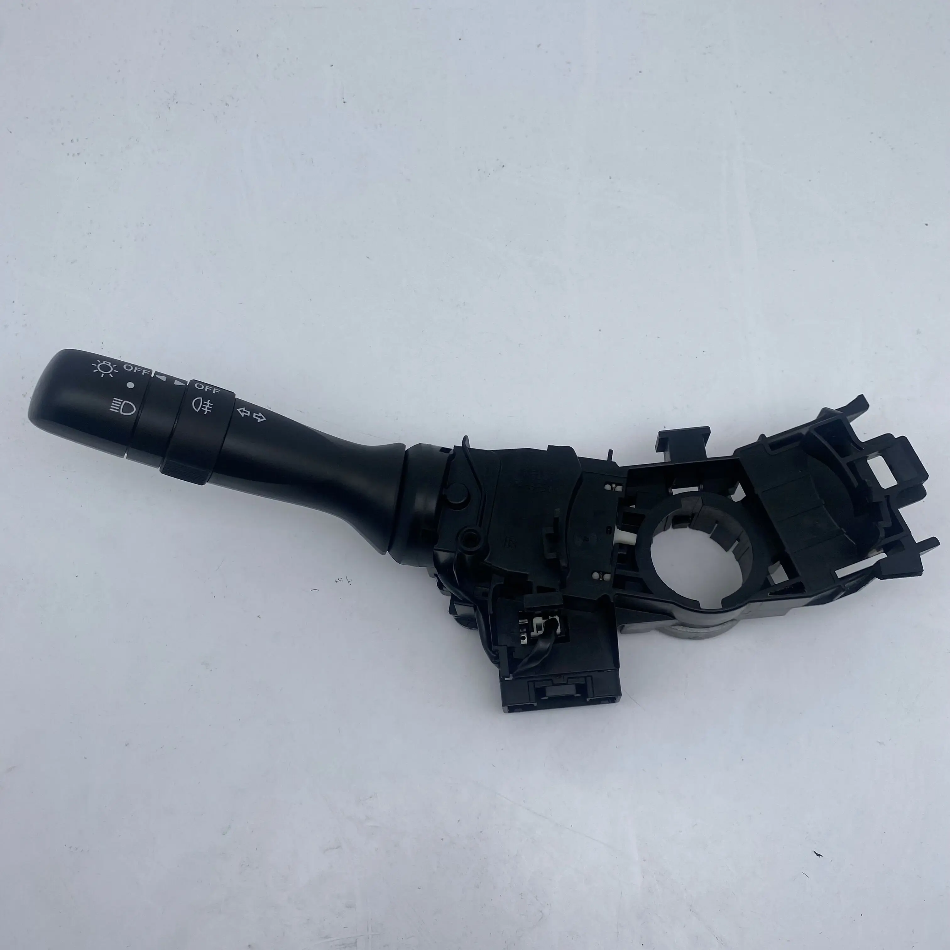 

Оригинальный переключатель противотуманных фар для Toyota Corolla Highlander Matrix RAV4 Tundra 2013-2018 84140-0E090 841400E090