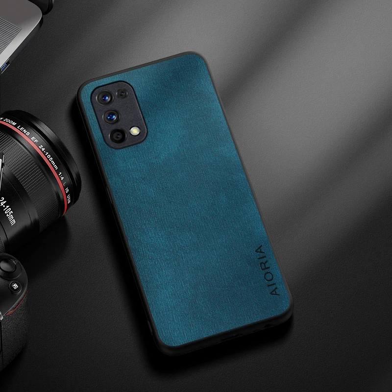 Sleek and Durable Wood Grain Leather Case - Simple & Lightweight Design
