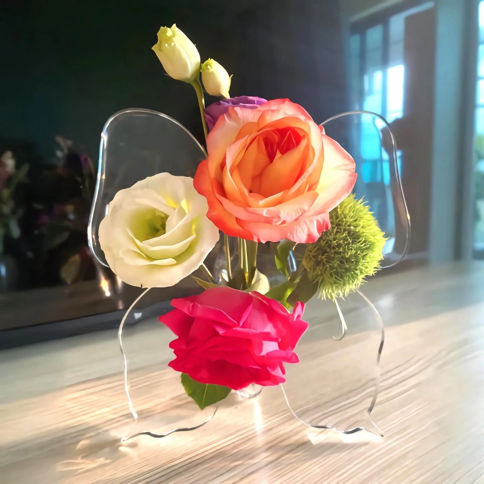 Clear Butterfly Vase Transparent Acrylic Flower Vase Shatter-Proof Desktop Flower Cuttings Holder for Home Dinning Table 2