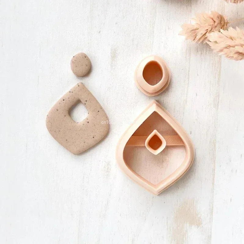 Polymer Clay Cutter 2Pcs/Set Geometric Hollow Shape Polymer Clay Mold Cutters DIY Earring Jewelry Pottery Clay Cutting Tools