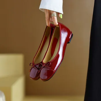 High quality genuine leather retro fashionable flat bottomed boat shoes for mothers plus size women's shoes