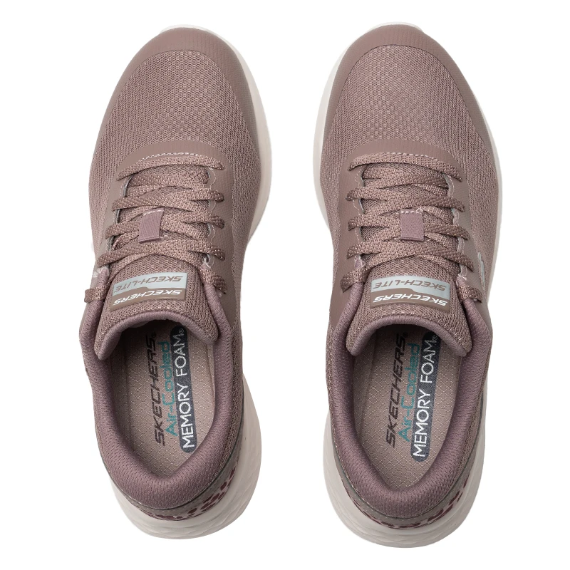 Skechers shoes packaging and additional features