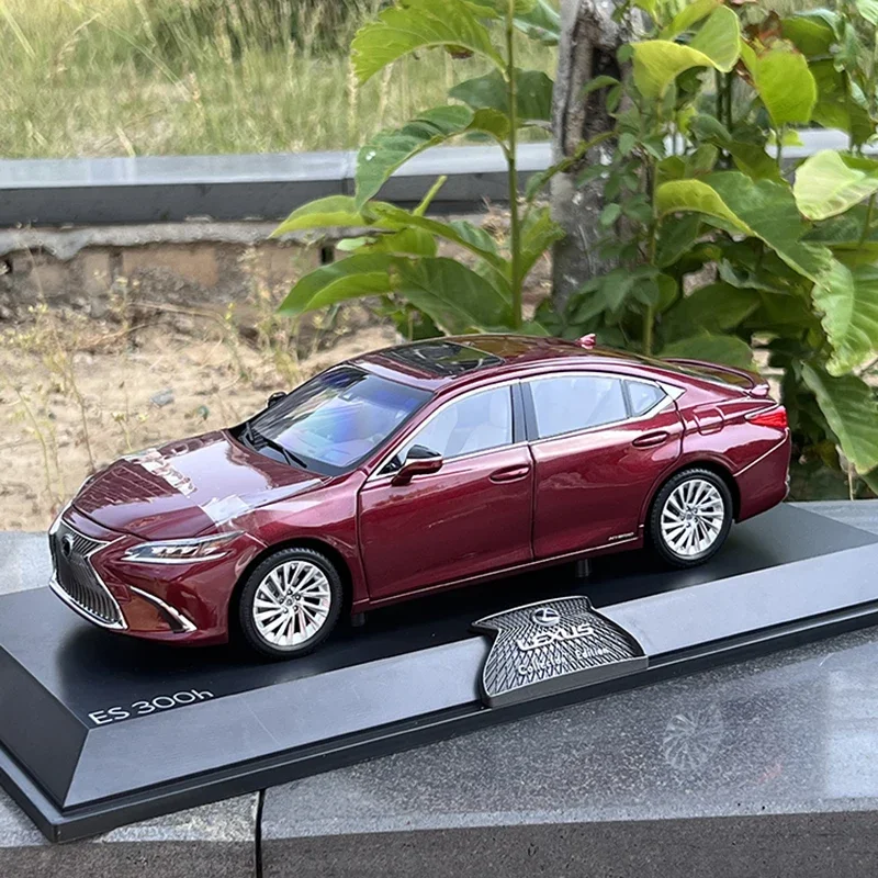 1:18 Diecast LEXUS ES300H Alloy Car Model Simulation