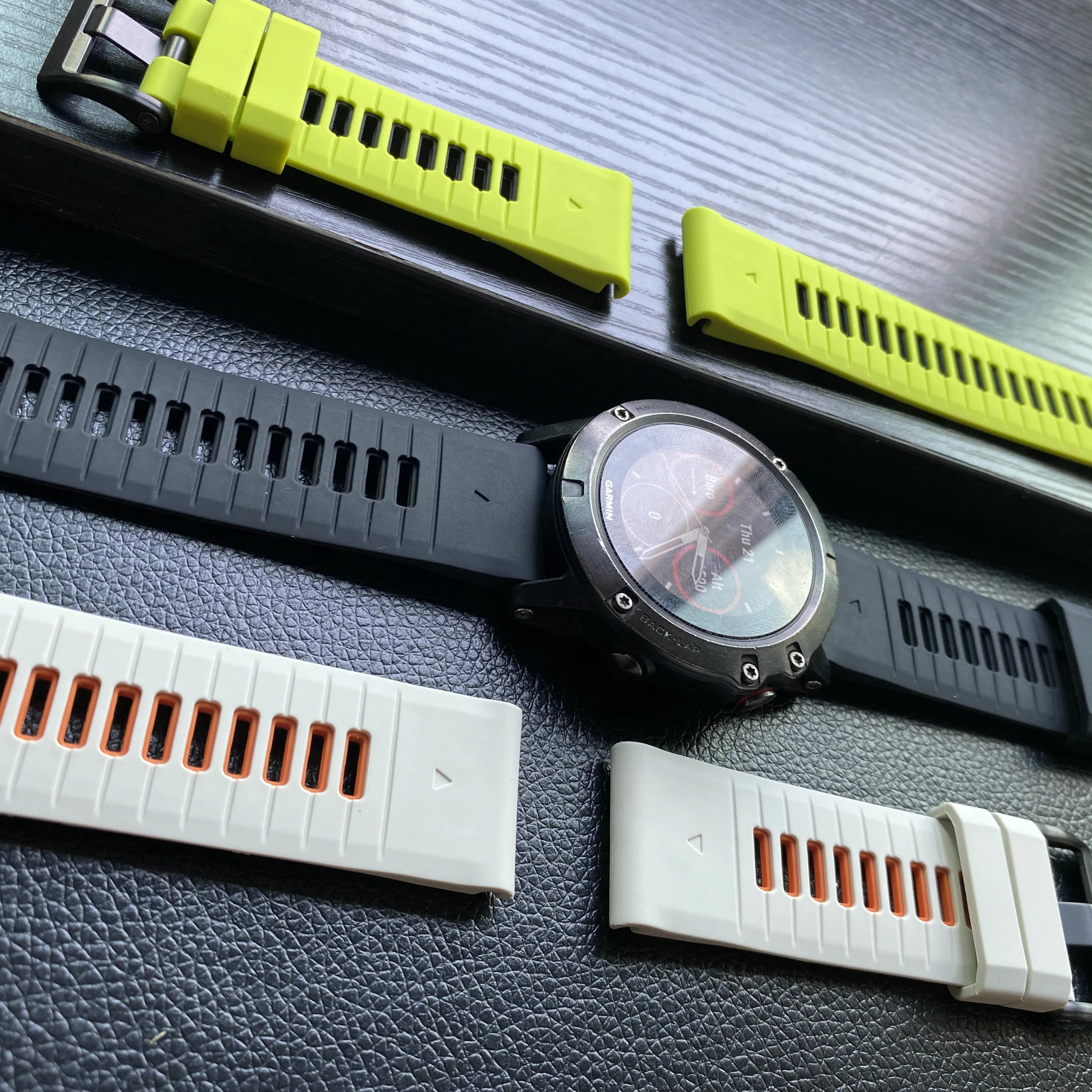 Dual-Color Silicone Quick Release Strap, 22-26mm Adjustable Band