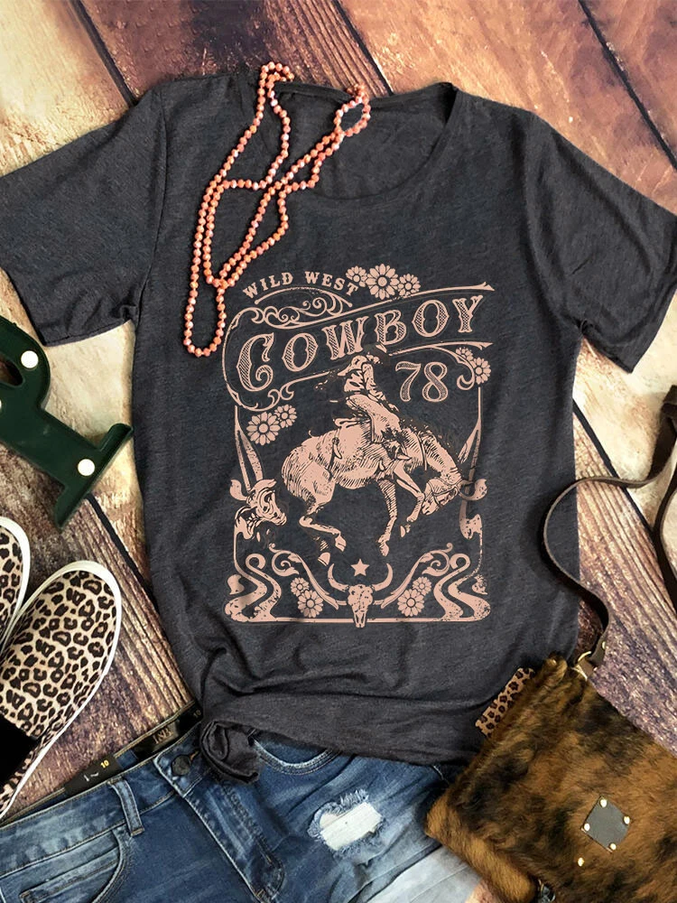 

Women Graphic Tees Wild West Cowboy Steer T-Shirt Vintage Skull Floral Cowboy Cowgirl Rodeo T Shirt Tops Western Retro Tshirt