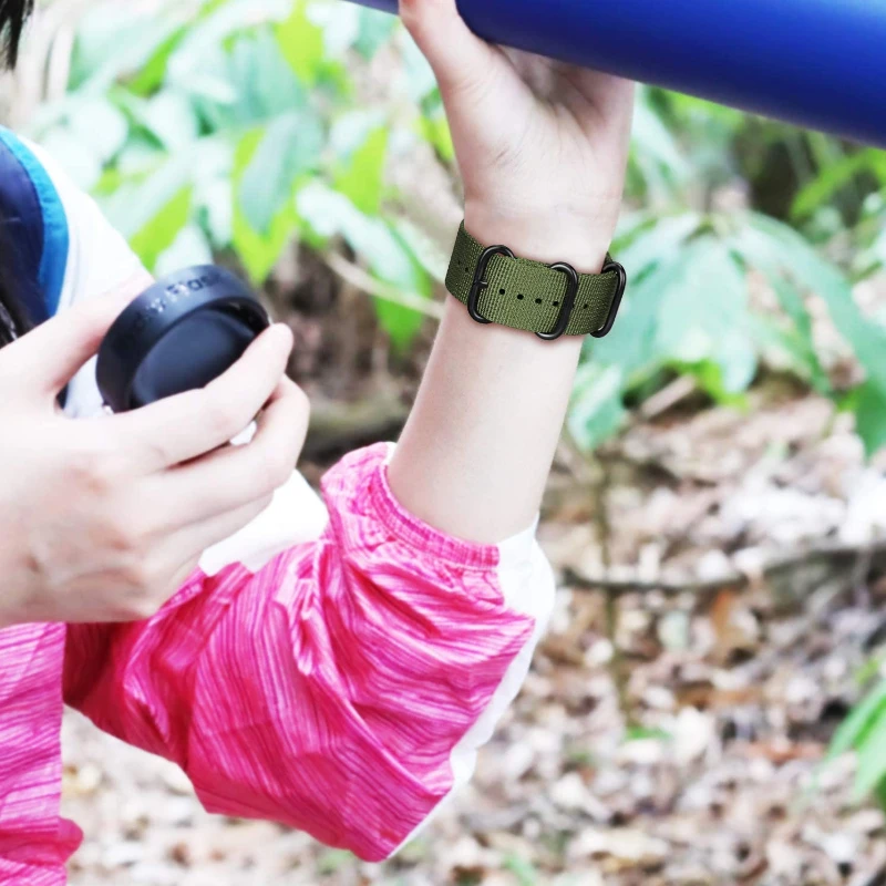 Breathable 22mm Nylon Wristband Strap in Black