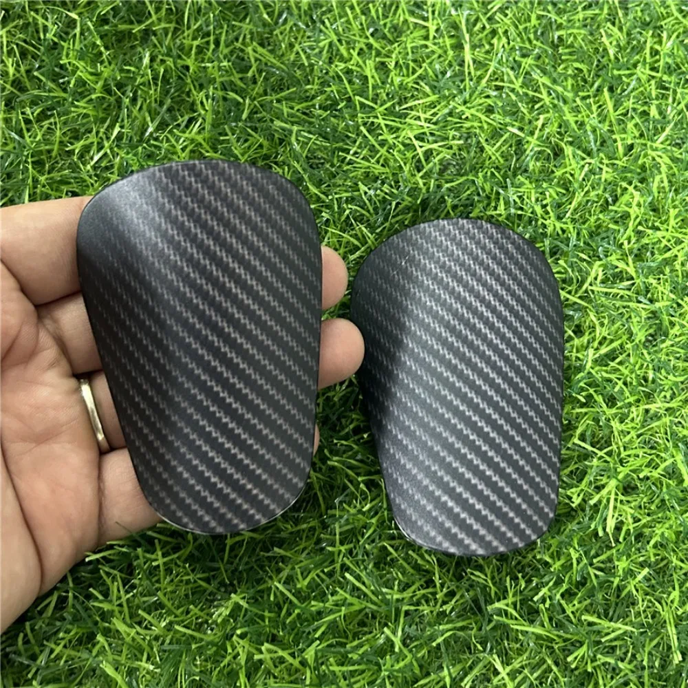 Knee Pads Shin Guard Pads Simple Imitation Carbon Fiber Shin Guards Small Size Football Protective Soccer Pads Knee Pads